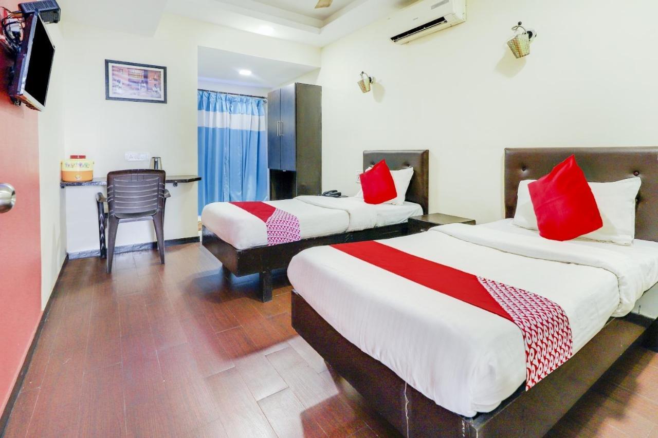 Oyo Hotel Dash Vadodara Extérieur photo