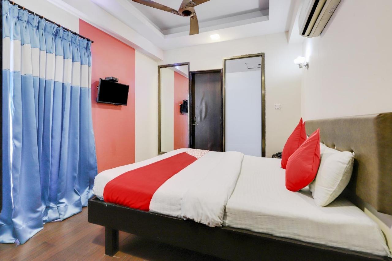 Oyo Hotel Dash Vadodara Extérieur photo