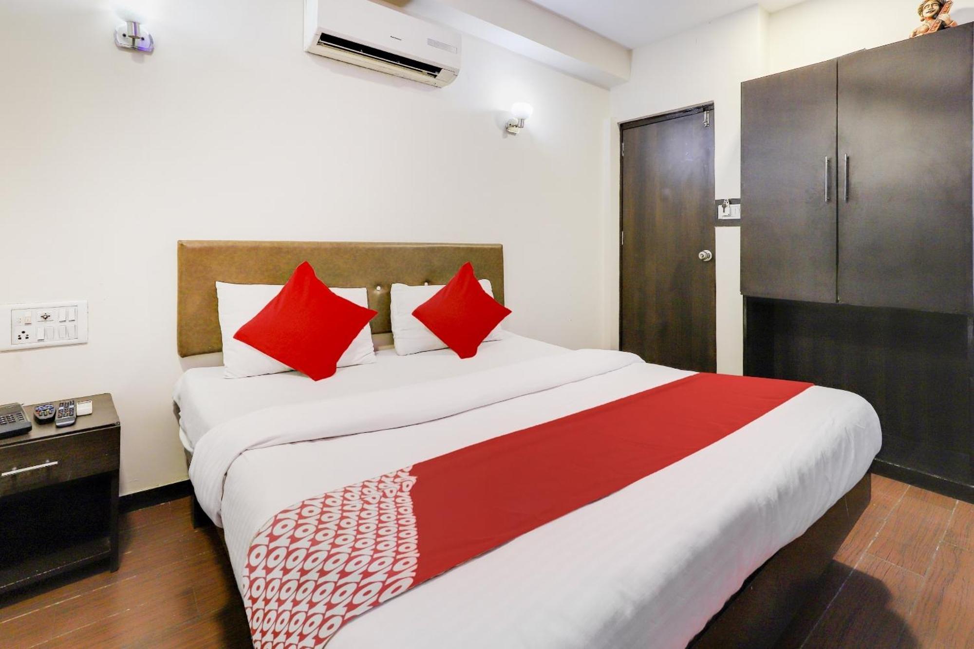 Oyo Hotel Dash Vadodara Extérieur photo